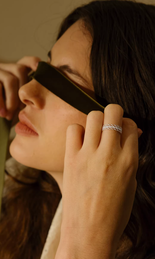 Lace Horizon Hollow Band Ring